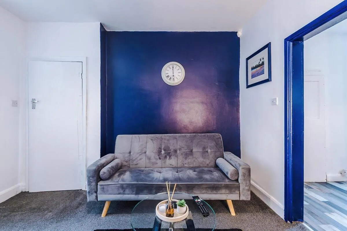 بيت للعطل فيلا Charming 2-Bed House, Sleeps 6, Pet Friendly Elland