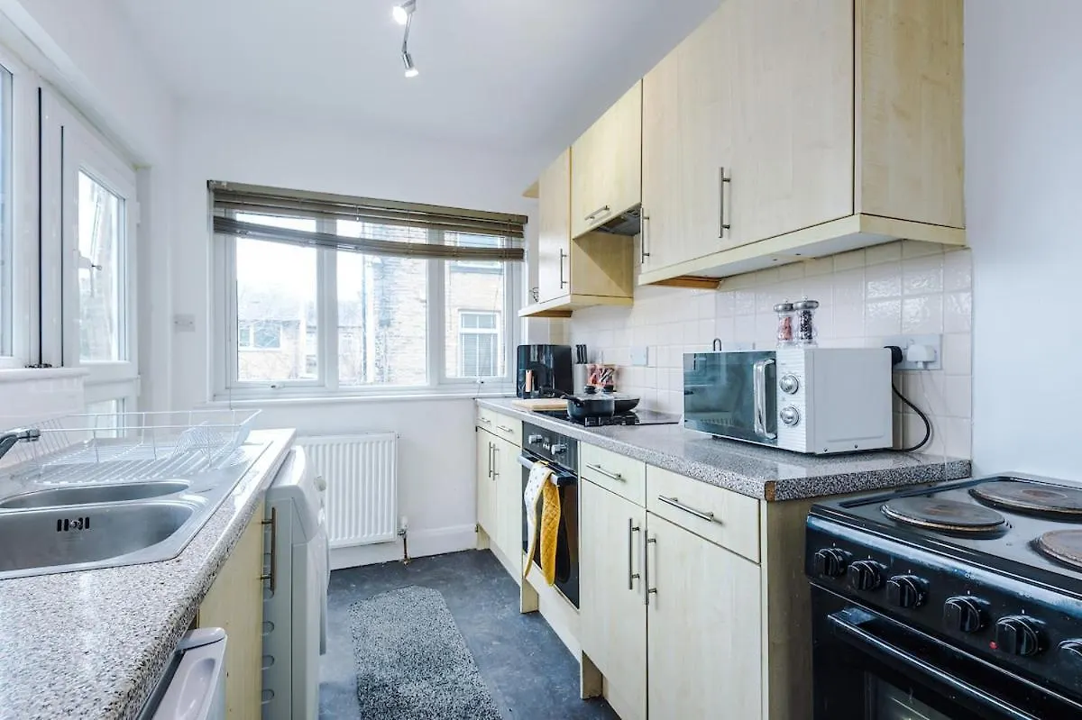 فيلا Charming 2-Bed House, Sleeps 6, Pet Friendly Elland المملكة المتحدة