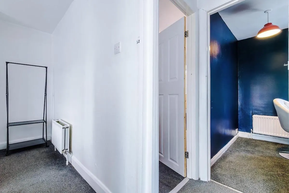 فيلا Charming 2-Bed House, Sleeps 6, Pet Friendly Elland 0*,